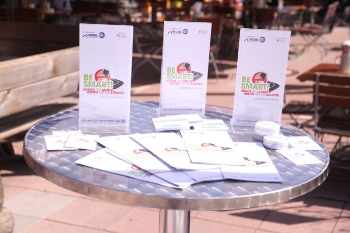 Ein Infostand der besmart Kampagne