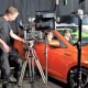 Dreh Kampagnenspot Backstage rotes Auto mit Kamera